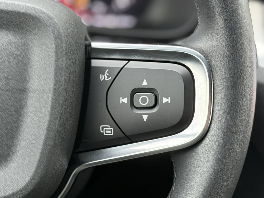 Volvo XC40 t4 211pk recharge inscription exp| navi| climate| camera| dab+|
