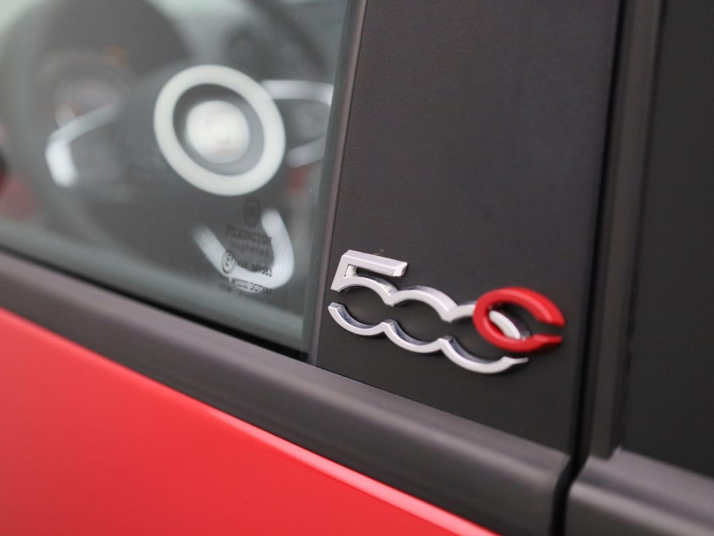 Fiat 500 C 1.0 hybrid club | cabrio | parkeer sensoren | dab | airco | crui