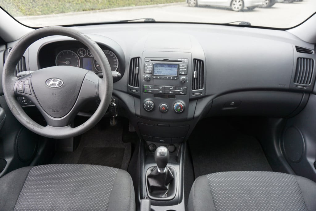 Hyundai I 30 1.4i i-drive cool airco / elektr. ramen / nap