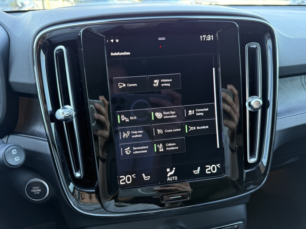 Volvo XC40 t5 262pk recharge ultimate bright| panodak| adap.cruise| trekhaa