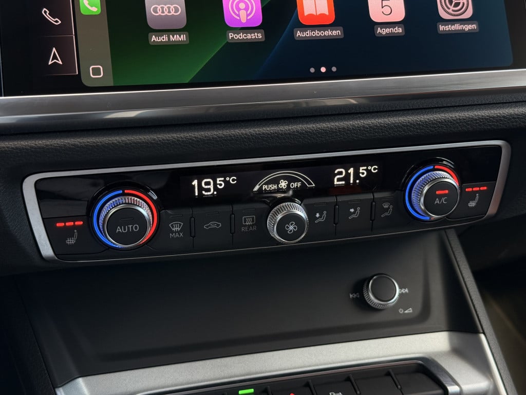 Audi Q3 sportback 45 tfsi e s-line | phev | matrix | stoelverwarming | digi