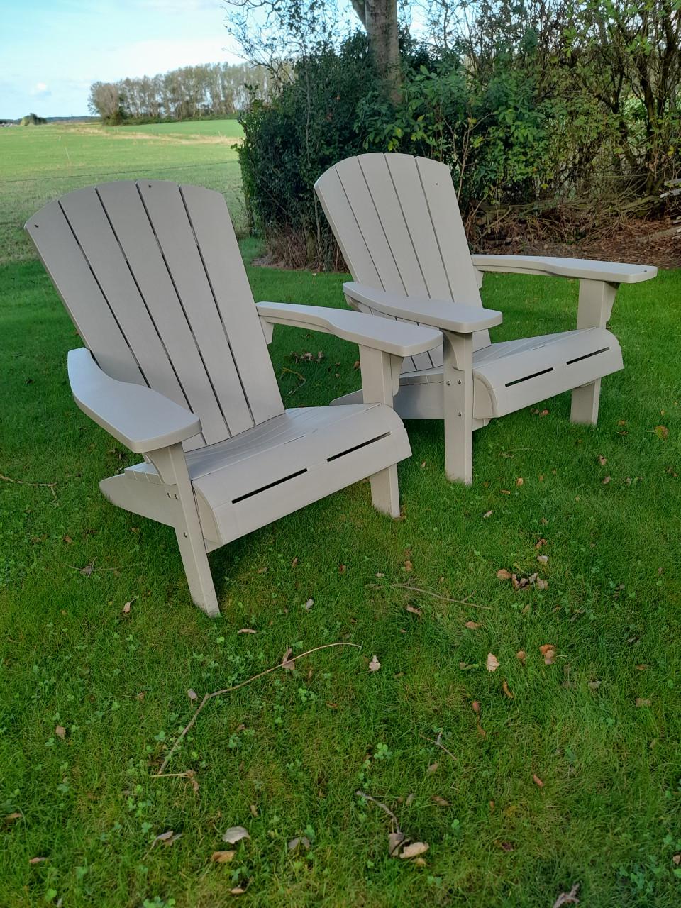 2 Prachtige kunststof tuinstoelen (z.g.a.n.) Keter Troy Adirondack