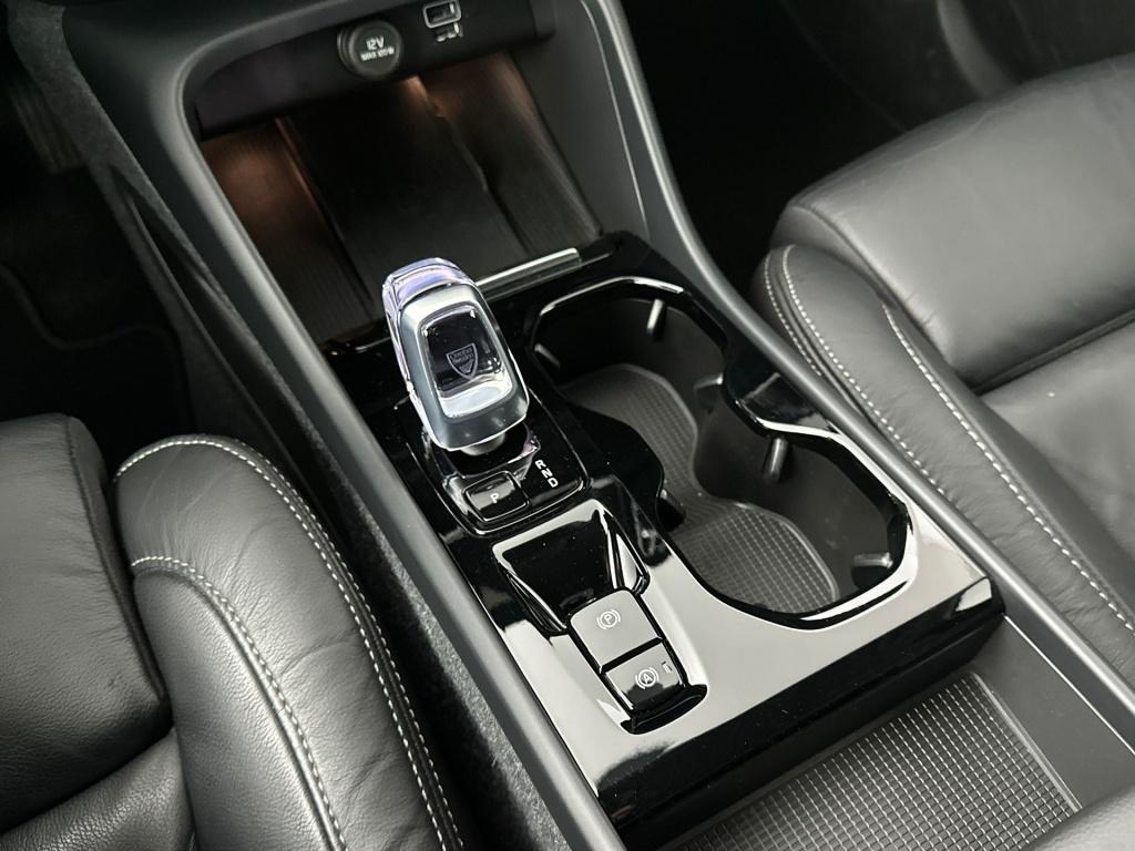 Volvo XC40 t4 211pk recharge plus dark| leder| adap.cruise| elek.stoelen| c