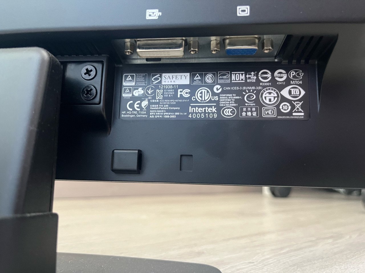HP prodisplay P221