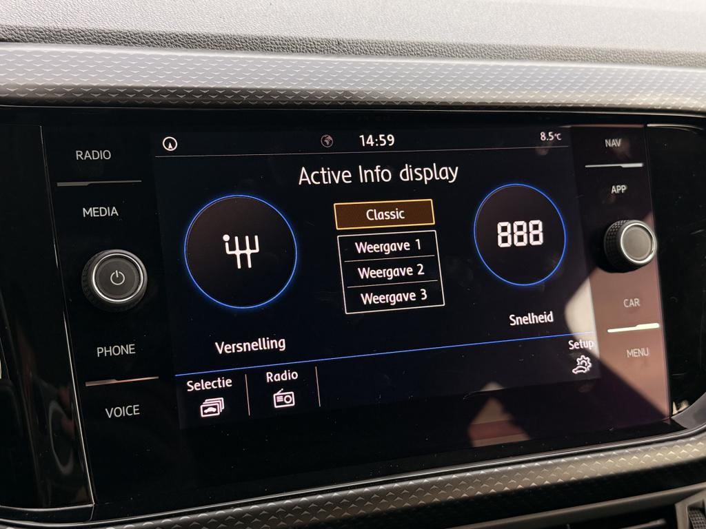 Volkswagen T-cross 1.0 tsi r-line | vc | acc | dab | trekhaak | stoelverwar