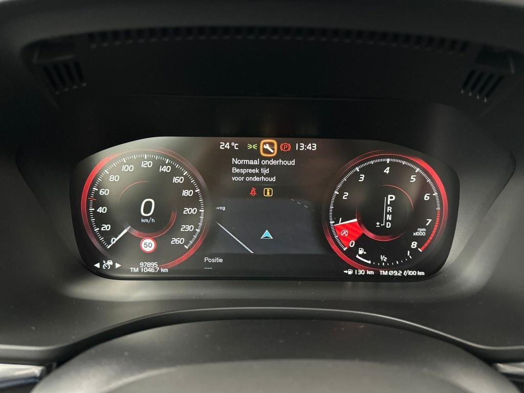 Volvo XC60 t5 253pk momentum| adap.cruise| trekhaak| leder| stoel.verw.