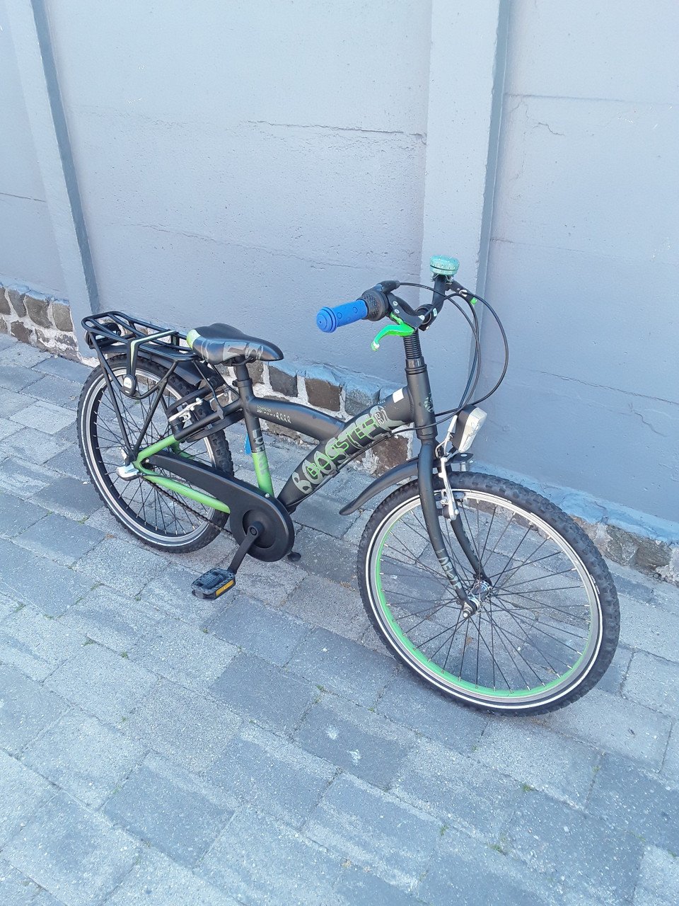 Te koop een mooie loekie booster jongens fietsje