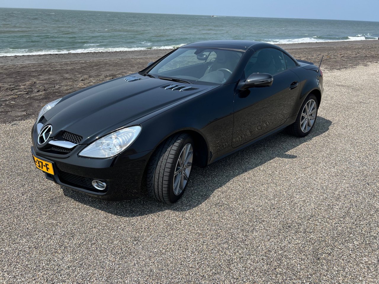 Unieke Mercedes SLK 2.0L uit 2009 met slechts 64.000 km, aantoonbaar!!