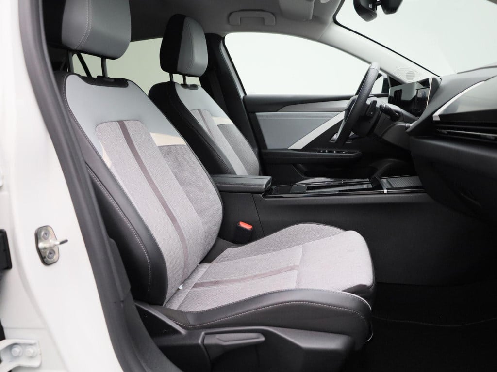 Opel Astra 1.2 business elegance | automaat | navigatie | camera | stoelver