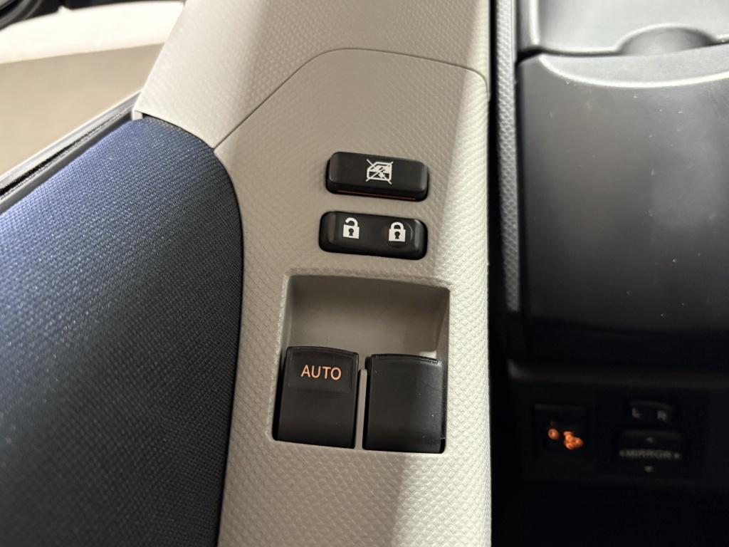 Toyota Yaris 1.3 vvti aspiration | clima | trekhaak | lm velgen |