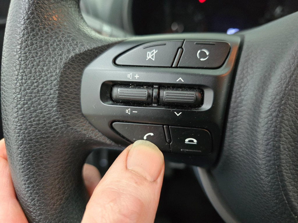 Kia Picanto occasion dealer auto met sportvelgen en bluetooth audio | tweed