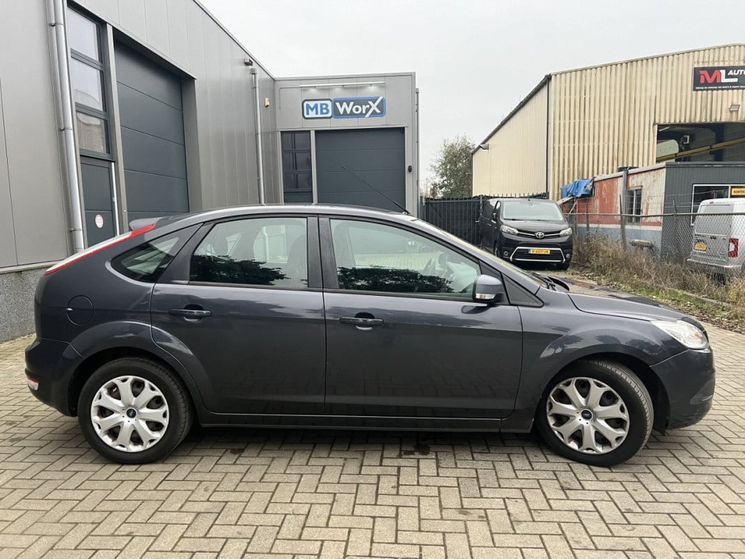 Ford Focus 2.0 Titanium/ AUTOMAAT / AIRCO / VOL JAAR APK \