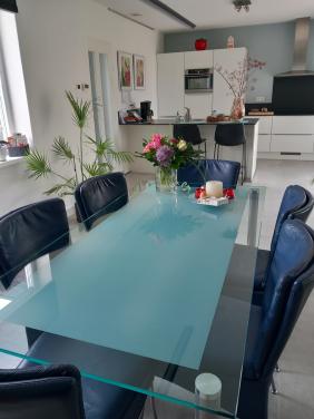 Eettafel met 6 stoelen