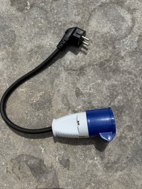Diverse elektriciteit-verkoopkabels camping