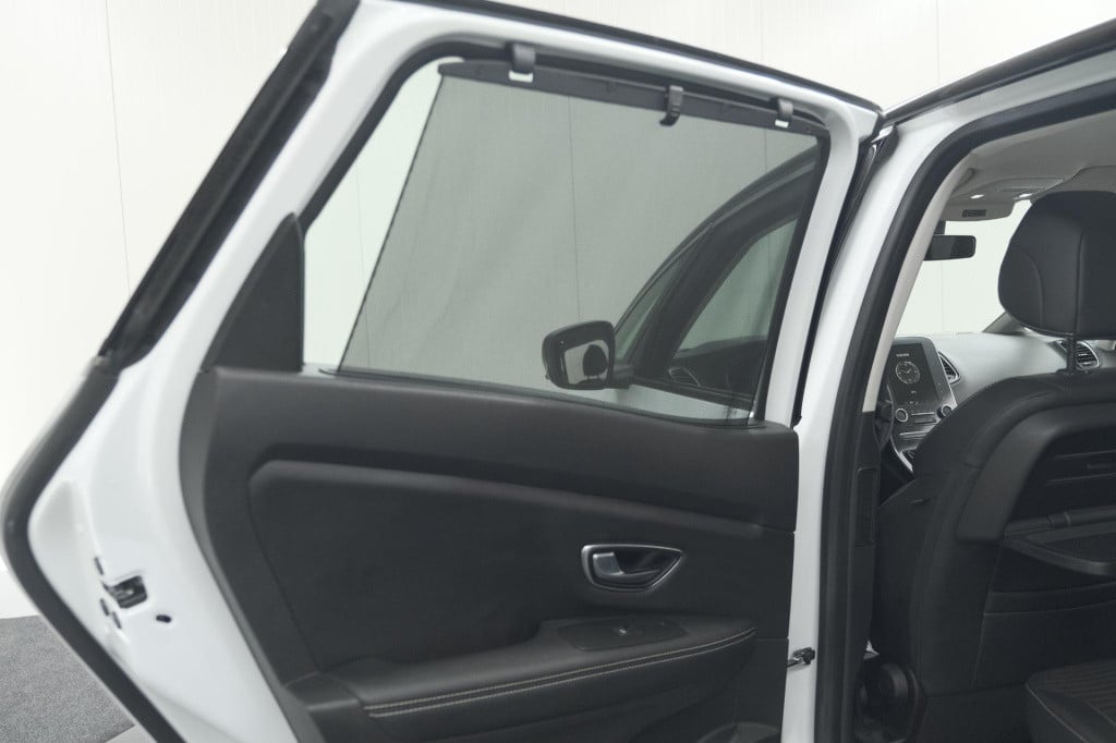 Renault Scenic tce 140 bose | trekhaak | camera | dodehoekdetectie | naviga