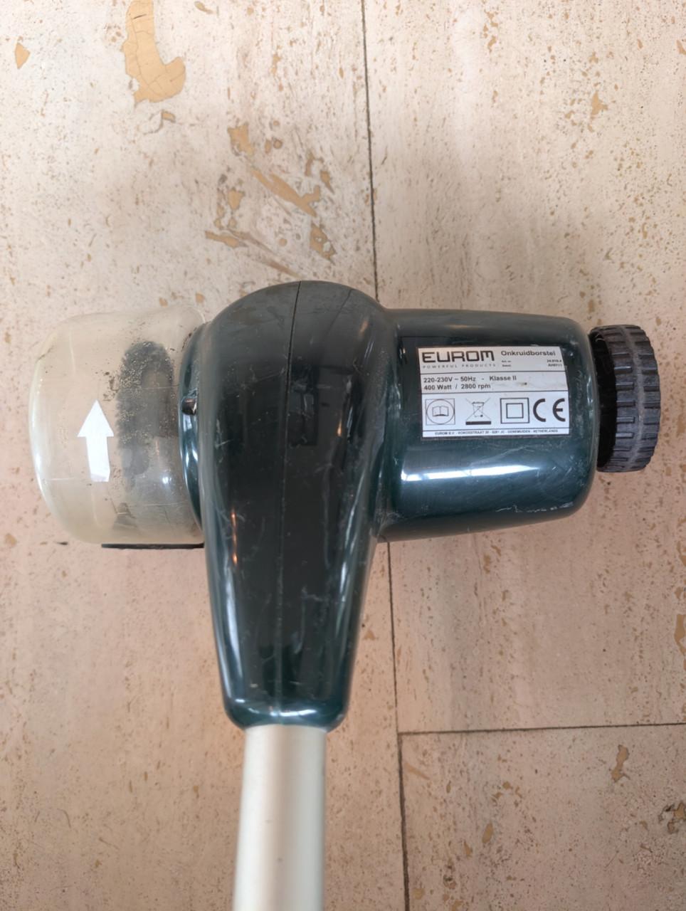 Elektrische onkruidborstel