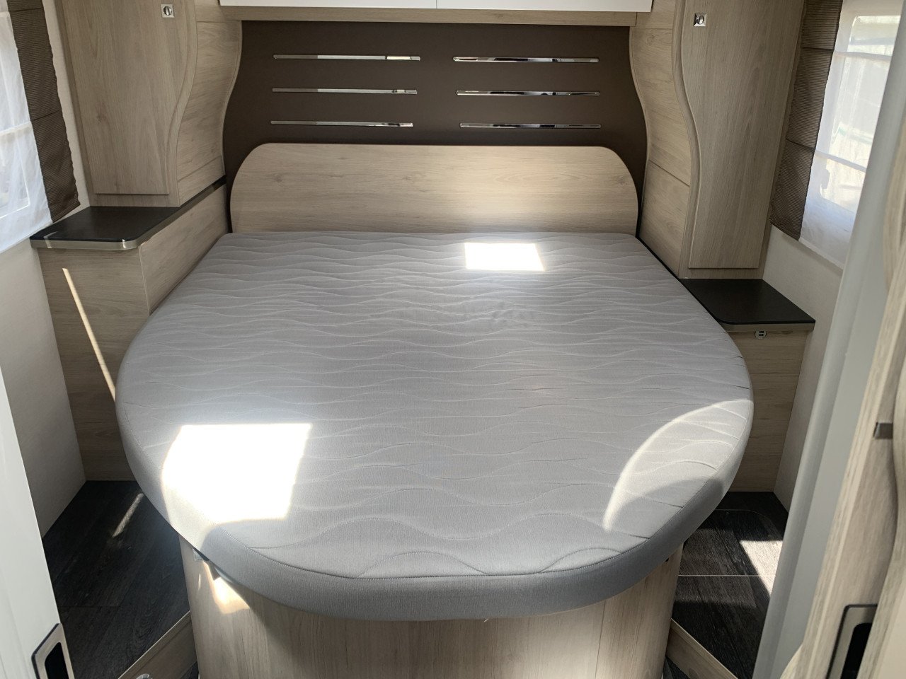 Chausson 628EB Special Edition 25000km (queensbed -hefbed) nieuwstaat