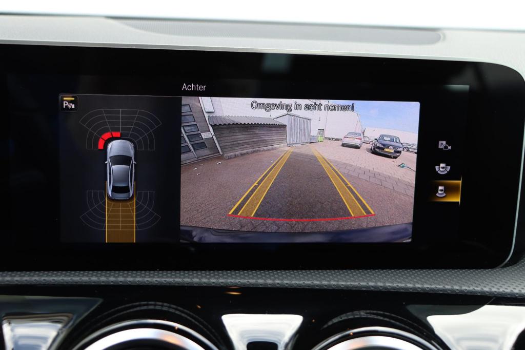 Mercedes-Benz A-Klasse 180 business solution amg 136pk automaat