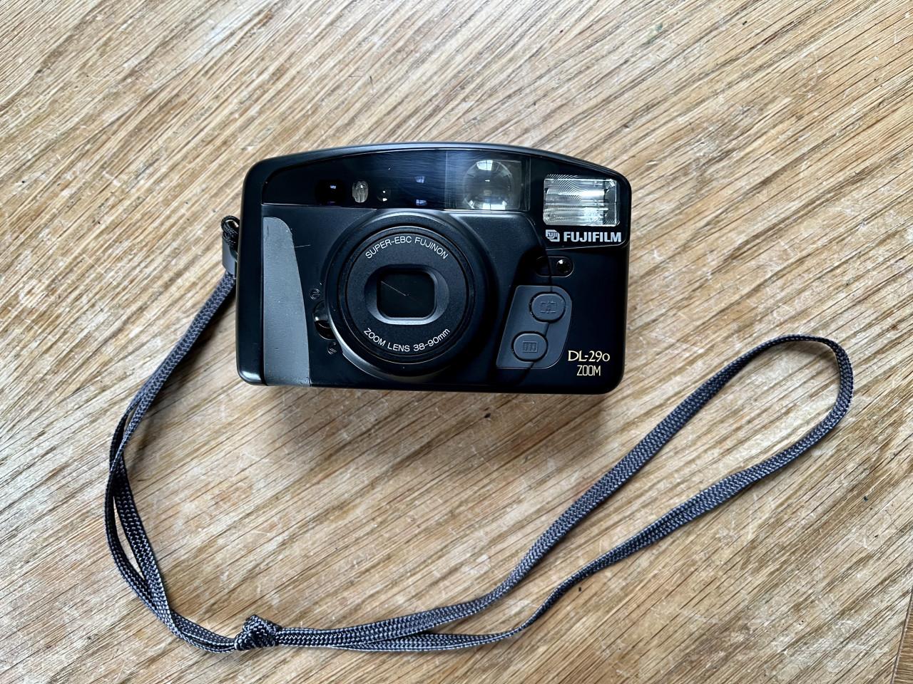Fujifilm DL-290 Zoom 38-90mm analoge camera