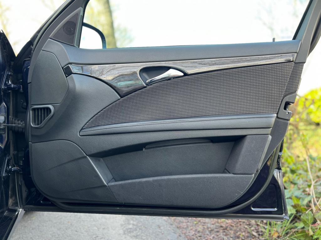 Mercedes-Benz E-Klasse 240 avantgarde