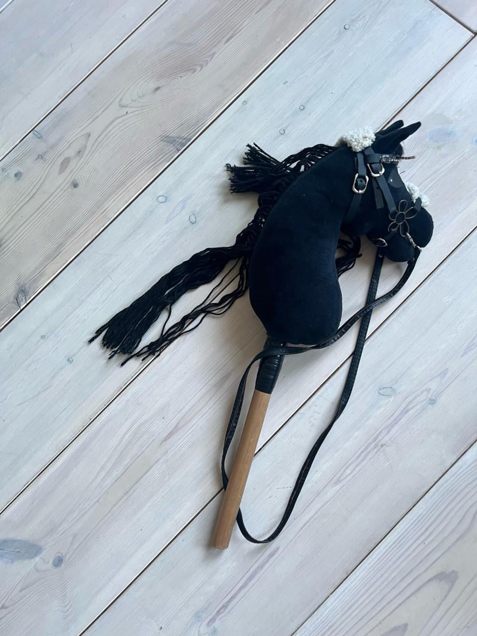 Leuk stokpaardje, kleine hobbyhorse zgan