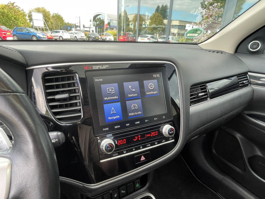 Mitsubishi Outlander 2.4 phev intense+ plug in hybride automaat