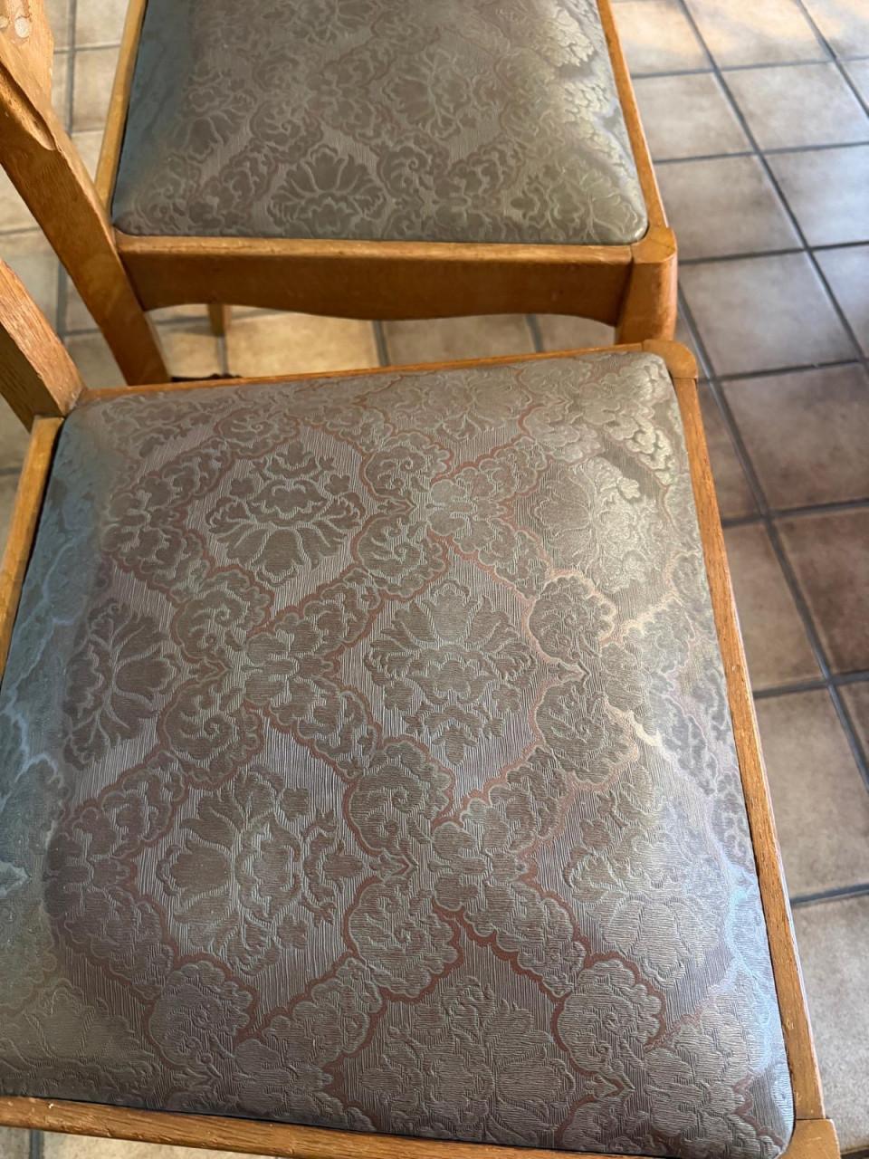 Klassieke massief eiken eettafel met 6 stoelen