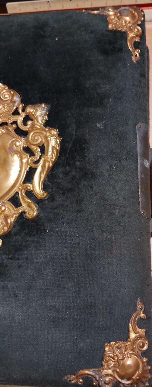 Antiek fotoalbum 125 jaar oud.