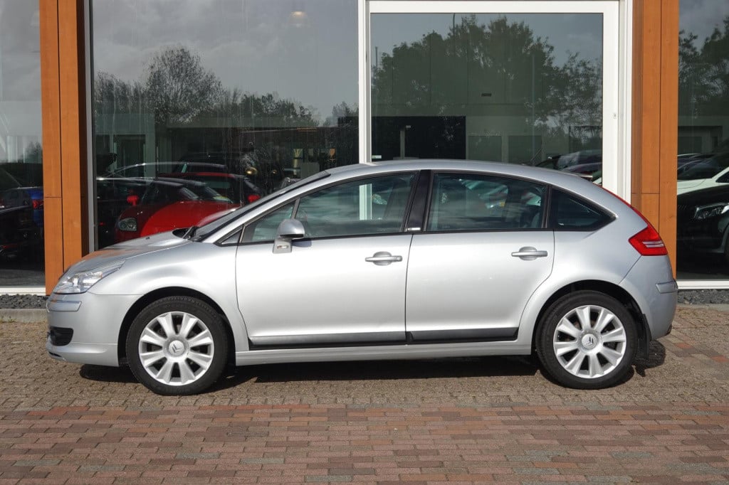 Citroen C4 2.0-16v exclusive 136-pk