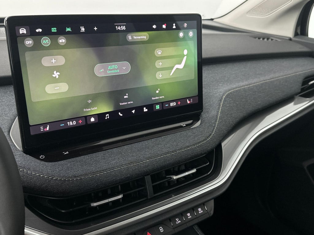 Skoda Elroq business edition tour elektromotor 210 kw / 286 pk