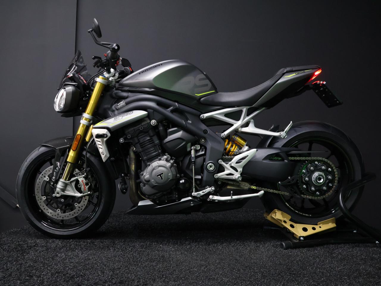 SPEED TRIPLE RS | Silver Ice