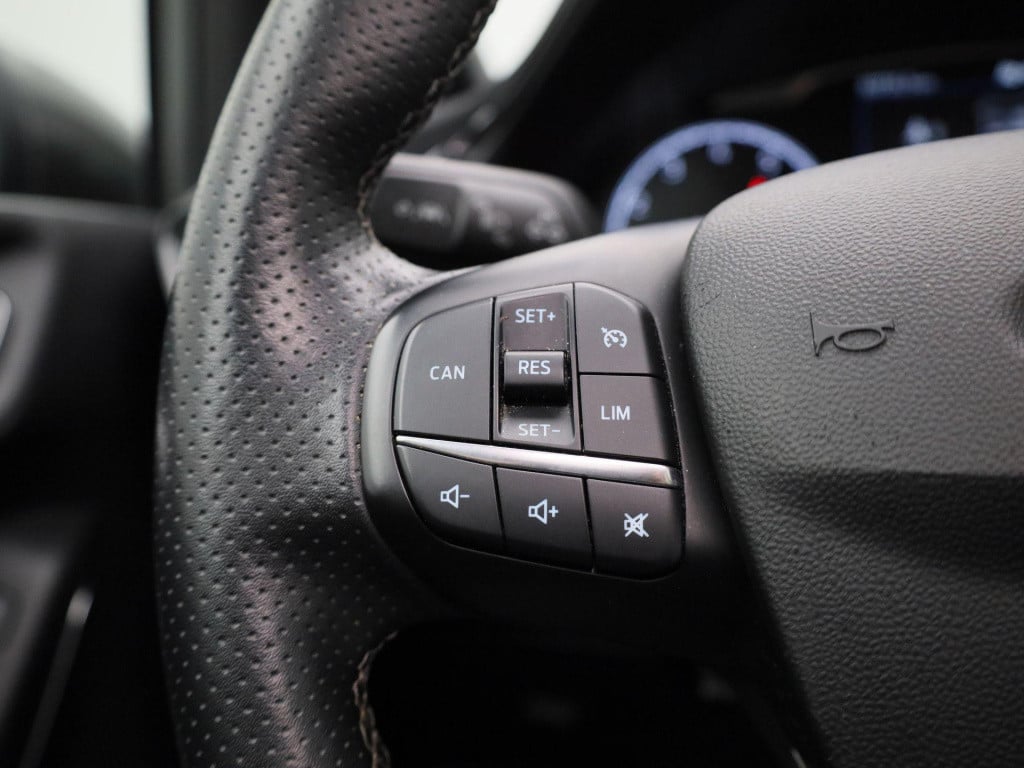 Ford Fiesta 1.5 ecoboost st-3 panoramadak | winterpack | b&o soundsystem | 