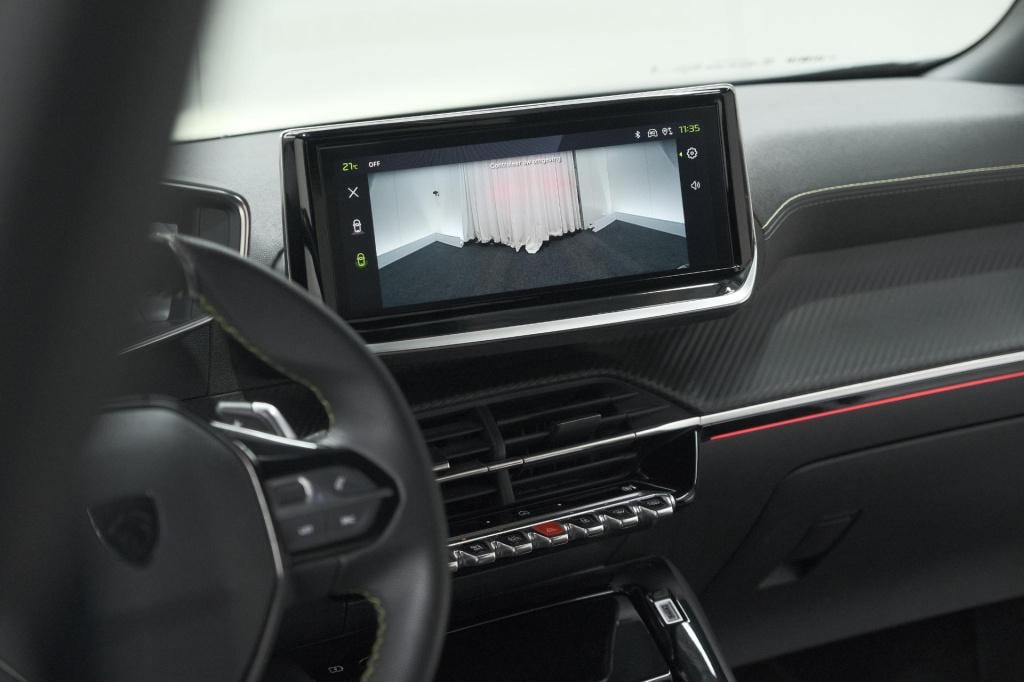 Peugeot 2008 puretech 130 eat8 gt | camera | apple carplay | parkeersensore
