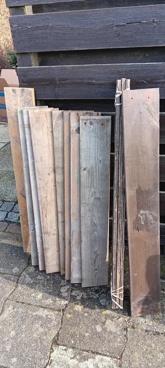 HOUTEN TUINPLANKJES