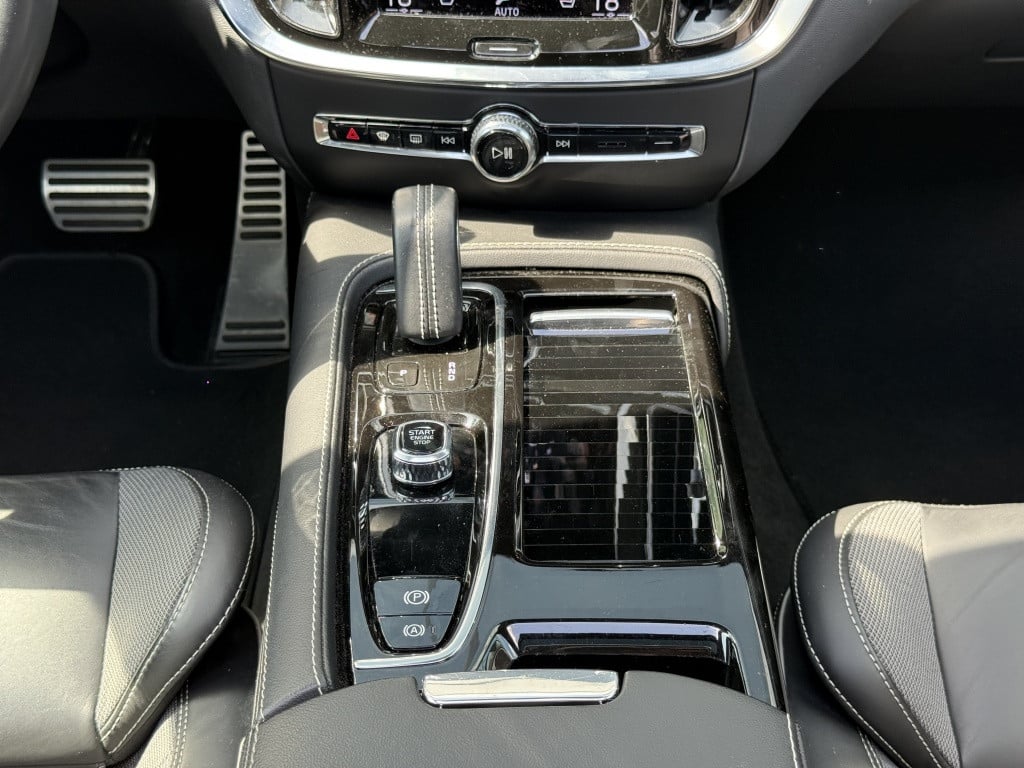 Volvo V60 t6 340pk recharge r-design| panodak| adap.cruise| 360 camera