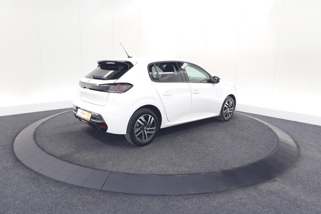 Peugeot 208 puretech 100 allure pack | camera | apple carplay | stoelverwar