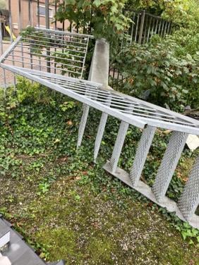 Te koop goede stevige stalen trap