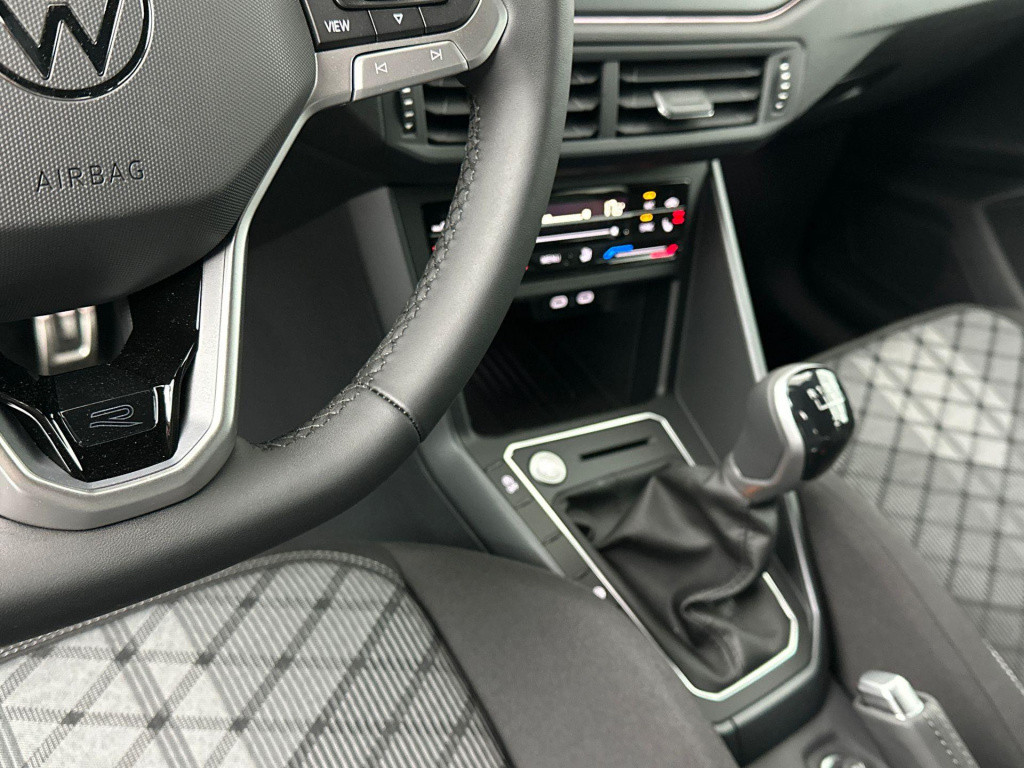Volkswagen Polo r-line-edition 1.0 70 kw / 95 pk tsi hatchback 5 v