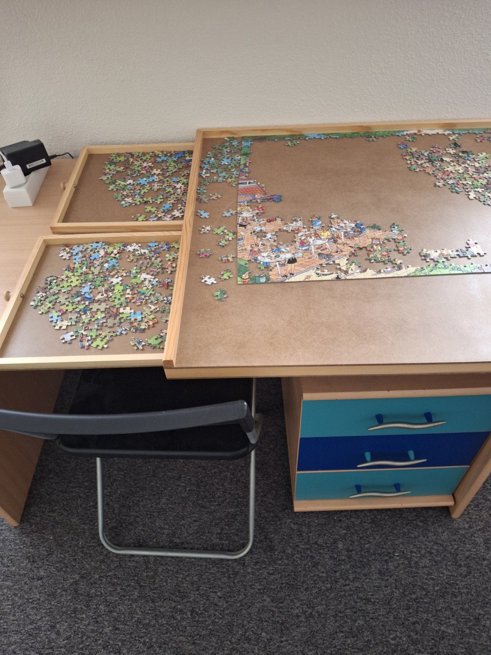 Puzzelbord met puzzels