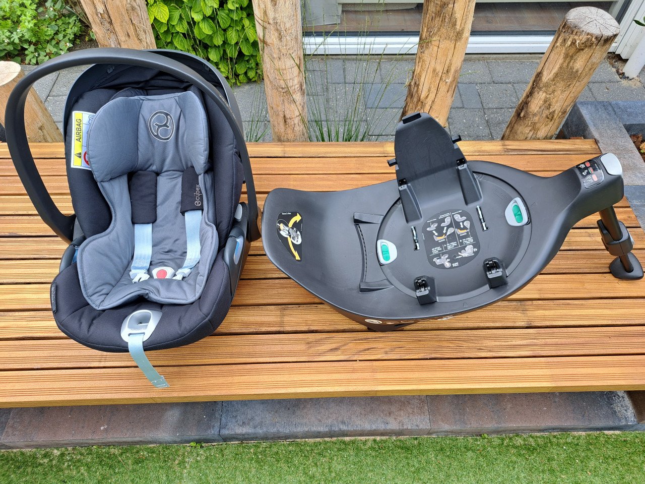 Cybex Maxi Cosi + draaibare autobase met isofix