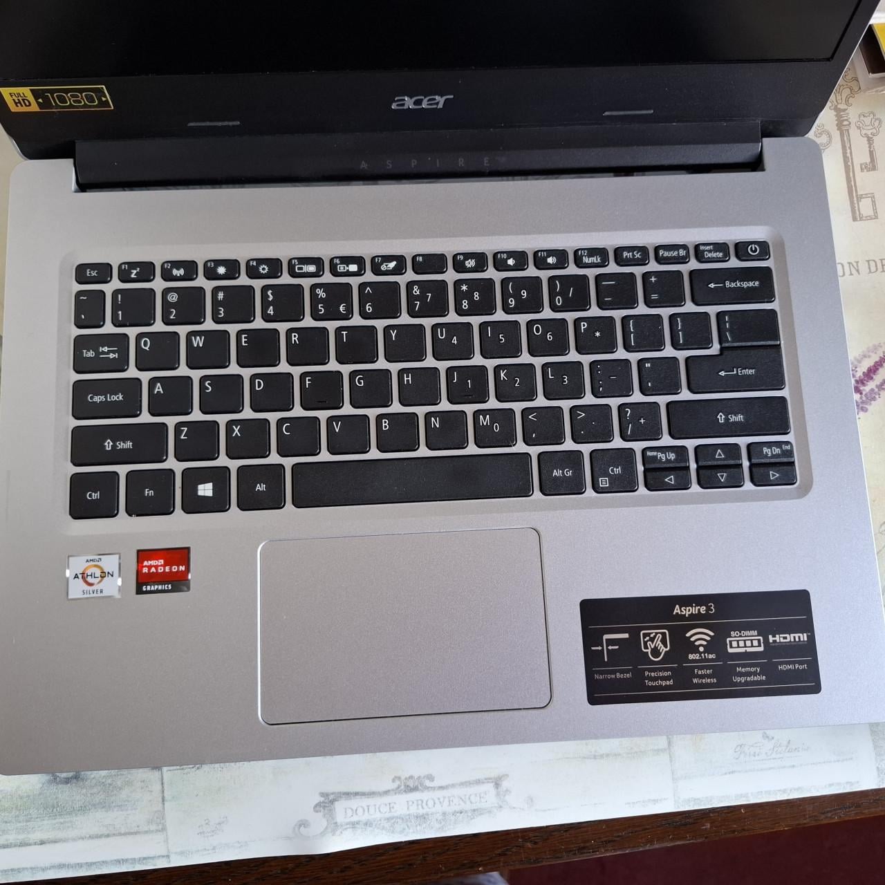 Nette laptop ACER Aspire 3 eventueel met extra LG Flatron monitor