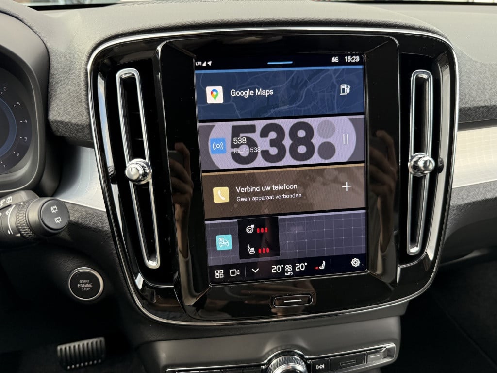 Volvo XC40 b4 197pk plus dark |adap.cruise| trekhaak | camera| elektrische