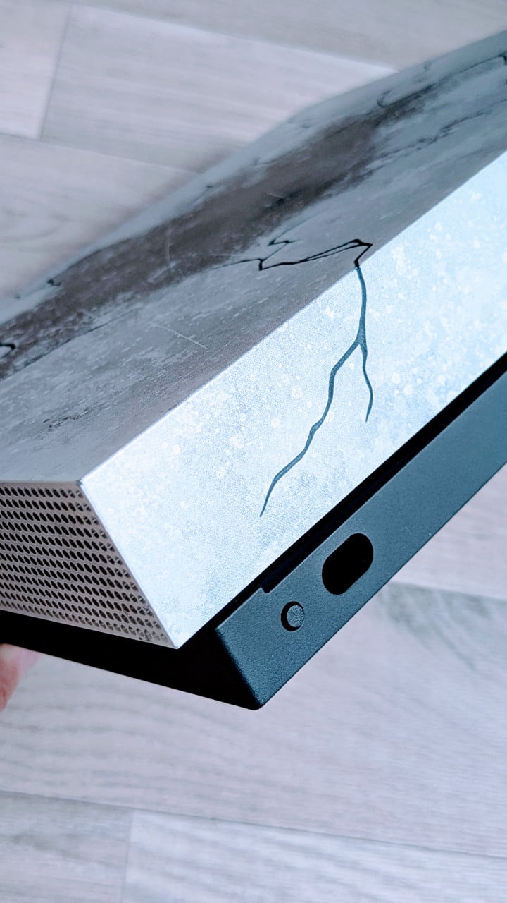 Xbox One X 1TB Gears of War Limited Edition