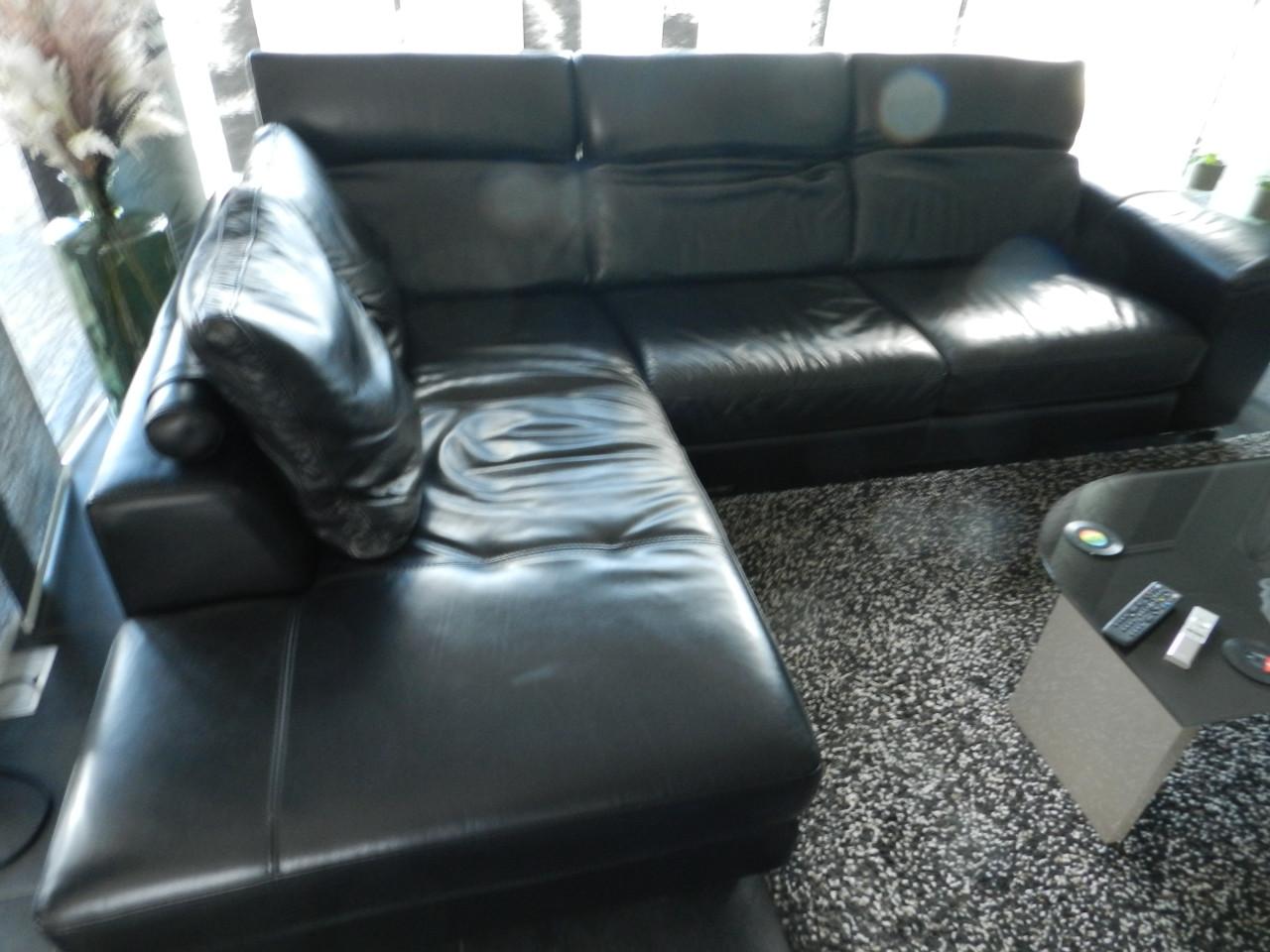 HOEKBANK MONTEL met lounge gedeelte leer