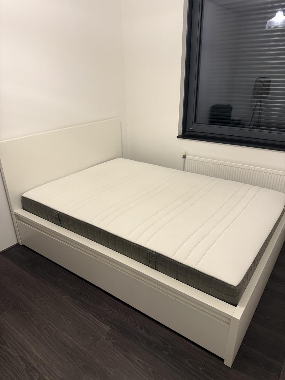 Bed 140 x 200 IKEA Malm