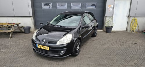 TE KOOP RENAULT CLIO 1.2 16V SPECIAL LINE