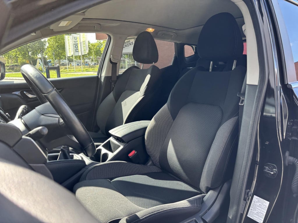 Nissan Qashqai 1.3 dig-t design edition | trekhaak | panoramadak | apple ca