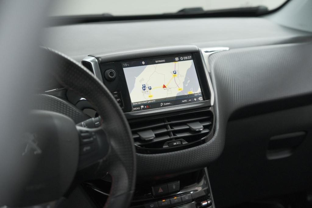 Peugeot 2008 puretech 130 gt-line | allseason banden | panoramadak | apple 