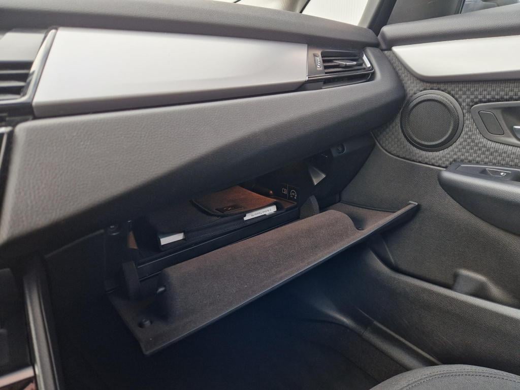 BMW 2-serie active tourer 218i essential