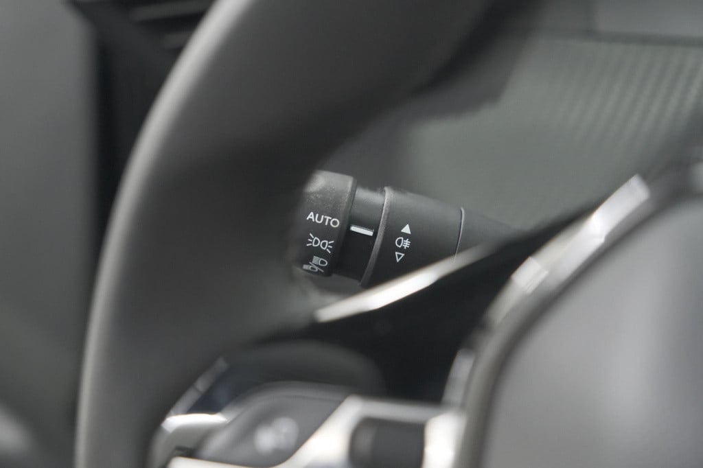 Peugeot 2008 puretech 130 active | camera | apple carplay | parkeersensoren